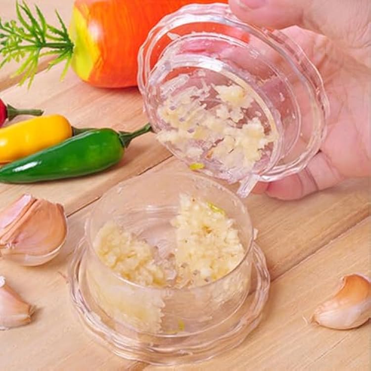 Mini Manual Garlic Chopper – Easy Press & Rotate Vegetable Cutter
