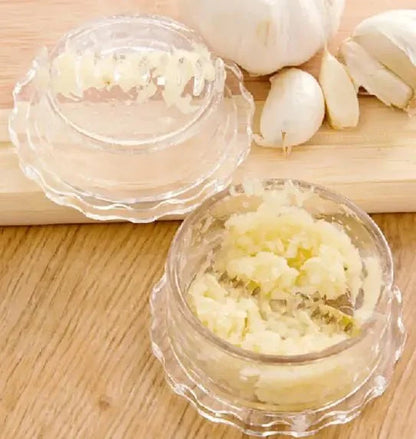 Mini Manual Garlic Chopper – Easy Press & Rotate Vegetable Cutter